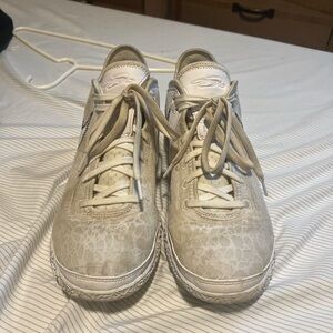 Nike Cream Sneakers Classic High-Top Design